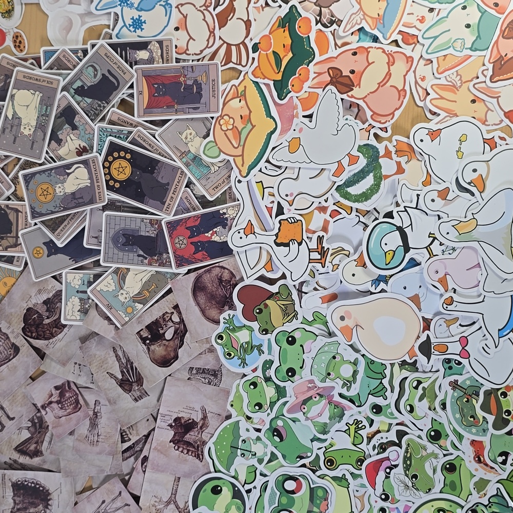 ✨️💚FREE STICKERS💚✨️